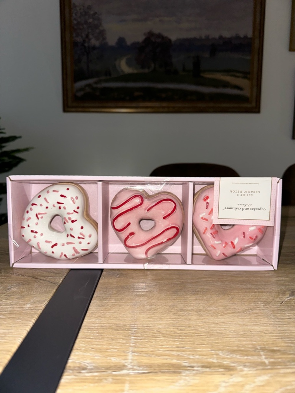 (NWT) Cupcakes & Cashmere Heart-Shaped Pink Donut Ceramic Decor Set (3 Piece) 🩷🍩